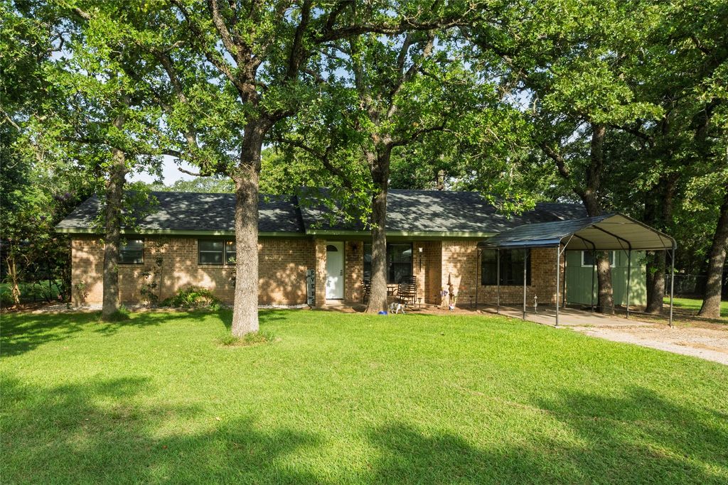 116 La Estada Drive, Weatherford, TX 76088