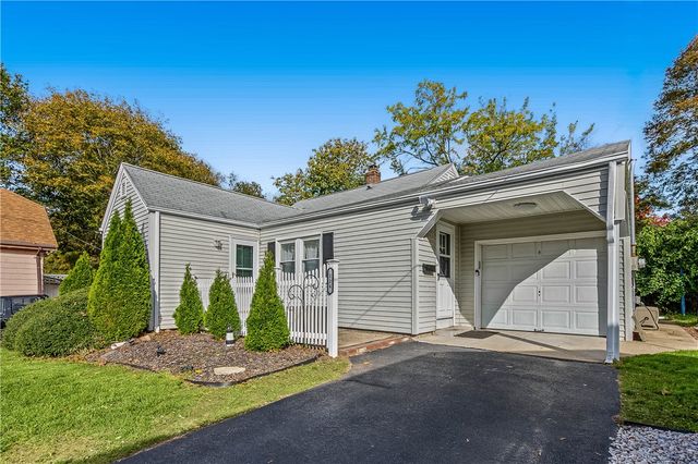 114 Crown Avenue, East Providence, RI 02915