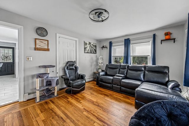 114 Crown Avenue, East Providence, RI 02915