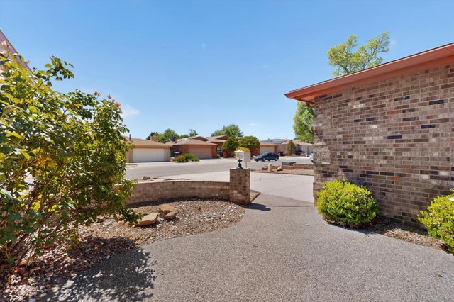 9214 Admiral Lowell Place NE, Albuquerque, NM 87111