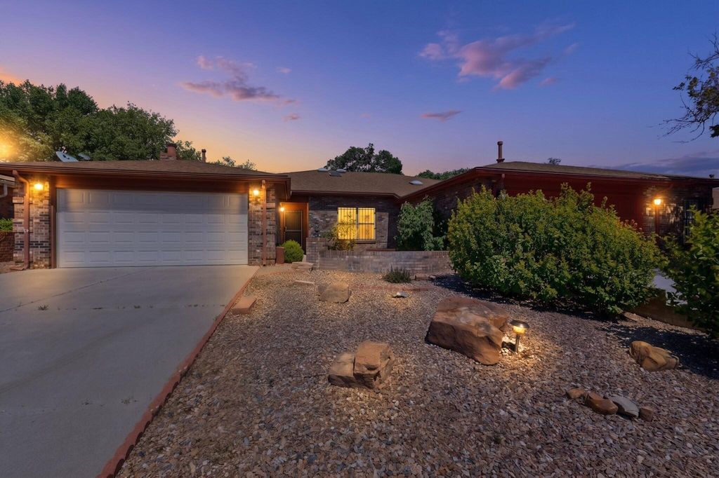 9214 Admiral Lowell Place NE, Albuquerque, NM 87111