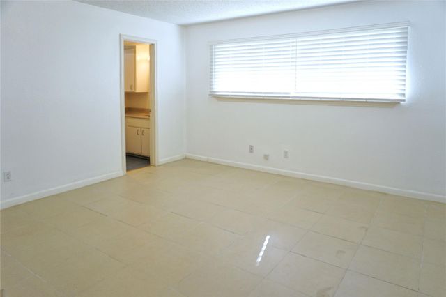 938 Greatwood Drive, Houston, TX 77013