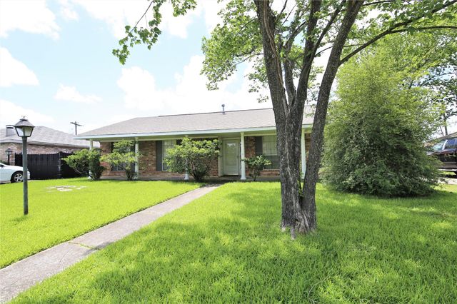938 Greatwood Drive, Houston, TX 77013