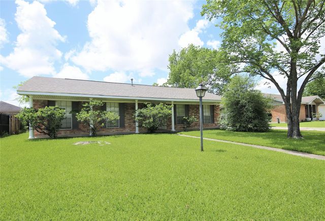 938 Greatwood Drive, Houston, TX 77013
