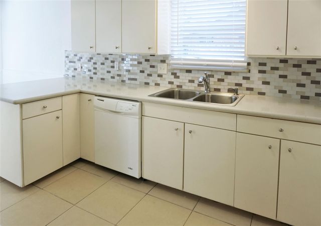 938 Greatwood Drive, Houston, TX 77013