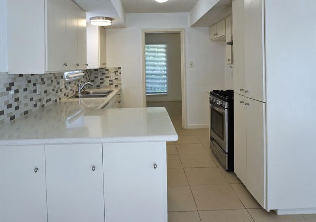 938 Greatwood Drive, Houston, TX 77013
