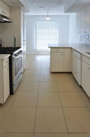 938 Greatwood Drive, Houston, TX 77013