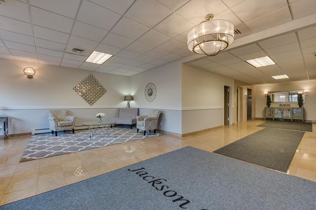 101 Jackson Avenue 2J, Mineola, NY 11501
