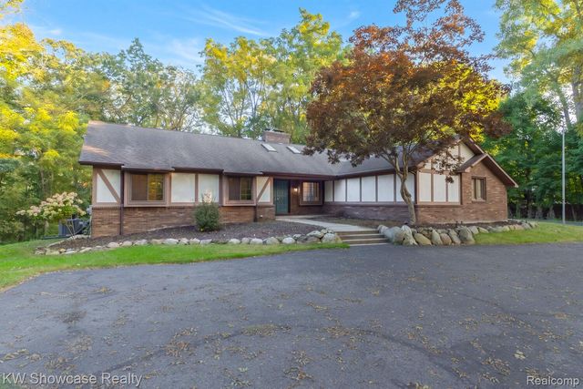 6138 Sundance Trail, Genoa Township, MI 48116