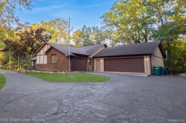 6138 Sundance Trail, Genoa Township, MI 48116
