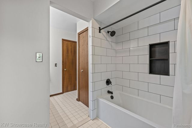 6138 Sundance Trail, Genoa Township, MI 48116