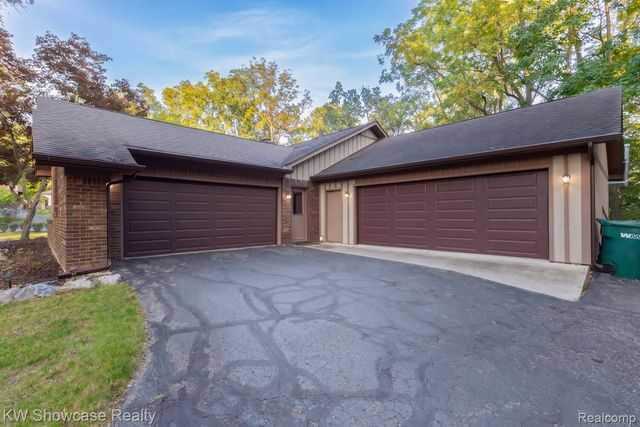 6138 Sundance Trail, Genoa Township, MI 48116
