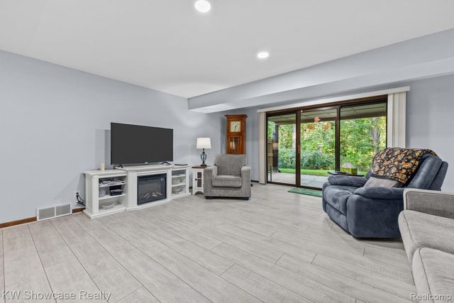 6138 Sundance Trail, Genoa Township, MI 48116