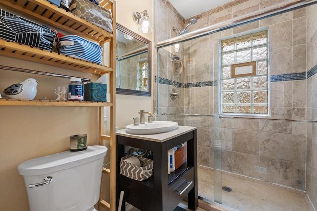 5916 W Wells STREET, Wauwatosa, WI 53213