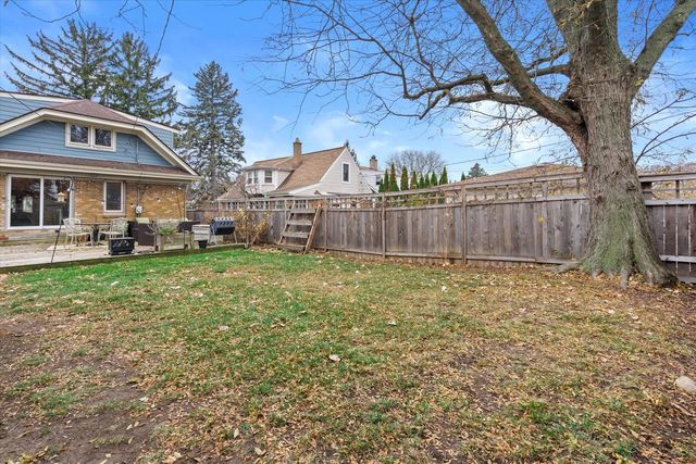 5916 W Wells STREET, Wauwatosa, WI 53213