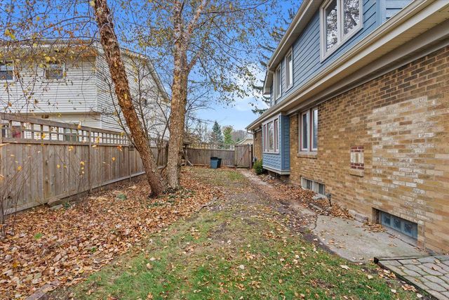 5916 W Wells STREET, Wauwatosa, WI 53213