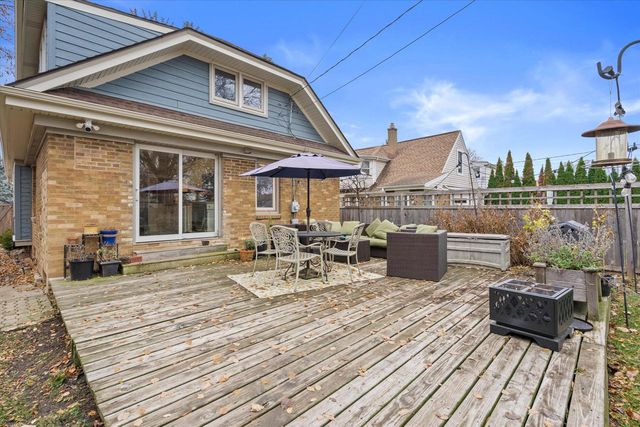 5916 W Wells STREET, Wauwatosa, WI 53213