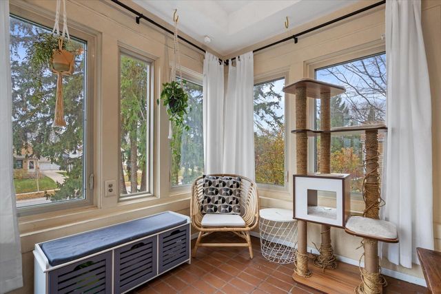 5916 W Wells STREET, Wauwatosa, WI 53213