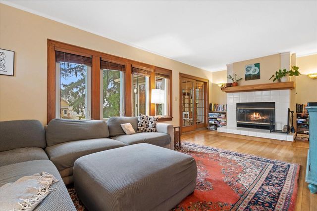 5916 W Wells STREET, Wauwatosa, WI 53213