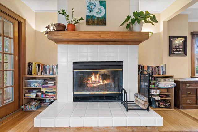 5916 W Wells STREET, Wauwatosa, WI 53213