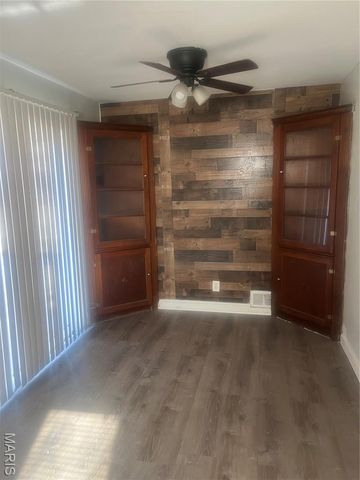 5653 Sunbury Avenue, Country Club Hills, MO 63136