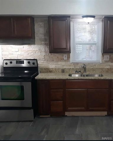 5653 Sunbury Avenue, Country Club Hills, MO 63136