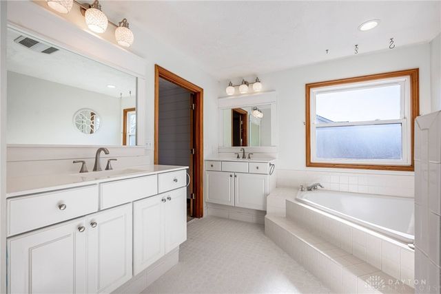 320 Springmill Drive, Springboro, OH 45066