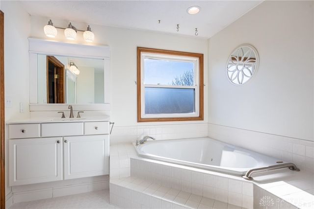 320 Springmill Drive, Springboro, OH 45066