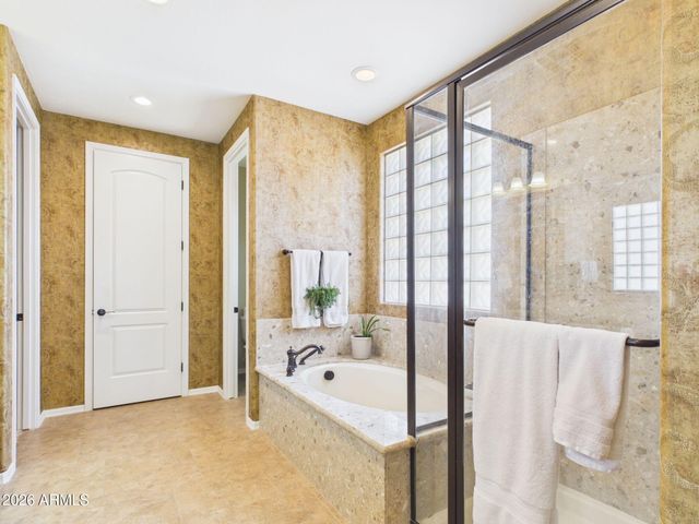 2567 E PENEDES Drive, Gilbert, AZ 85298