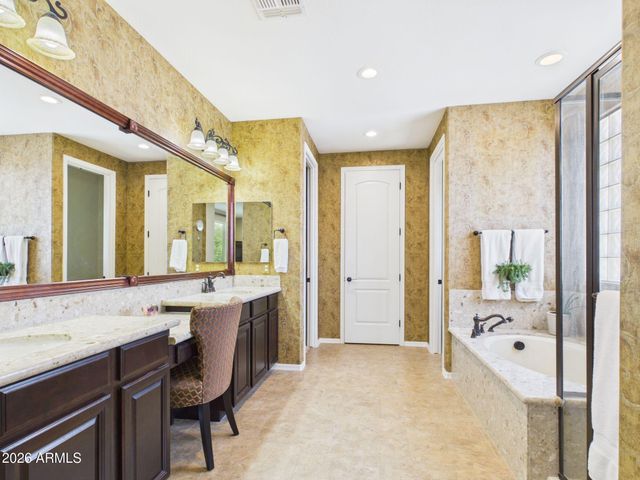 2567 E PENEDES Drive, Gilbert, AZ 85298