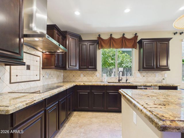 2567 E PENEDES Drive, Gilbert, AZ 85298