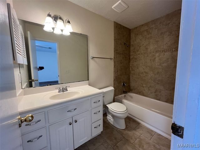 6724 CAPOUANO Drive, Montgomery, AL 36116