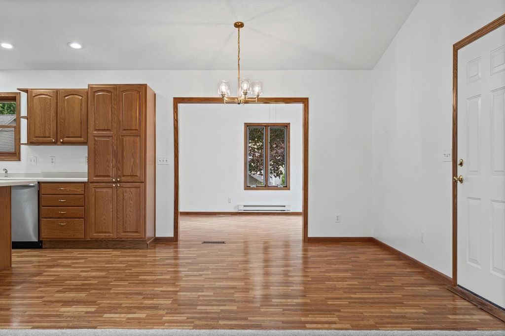 913 Jonathan Lane, La Crescent, MN 55947 — photo 4