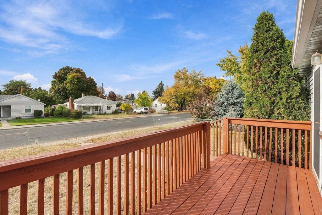5008 N Belt St, Spokane, WA 99205 photo 3