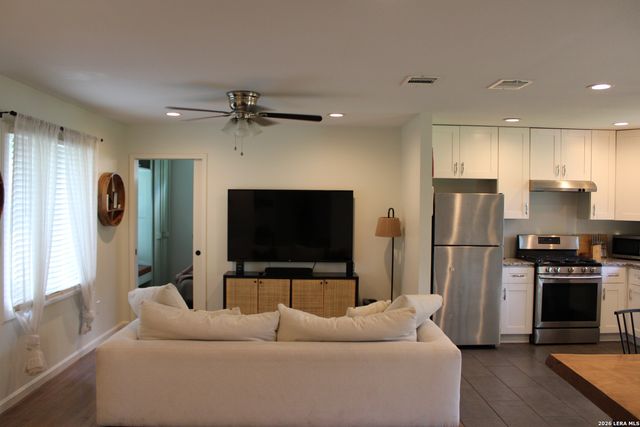 115 Addax Dr., San Antonio, TX 78213