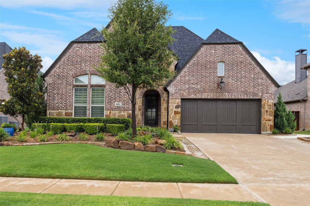 1032 W Bluff Way, Roanoke, TX 76262