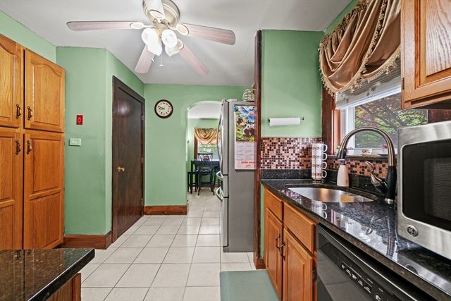 93 Baxter Ave, Quincy, MA 02169