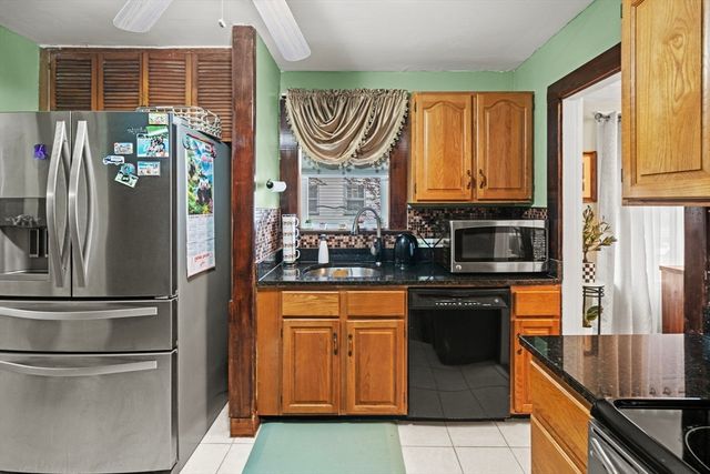 93 Baxter Ave, Quincy, MA 02169