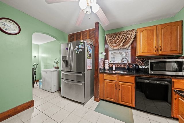 93 Baxter Ave, Quincy, MA 02169