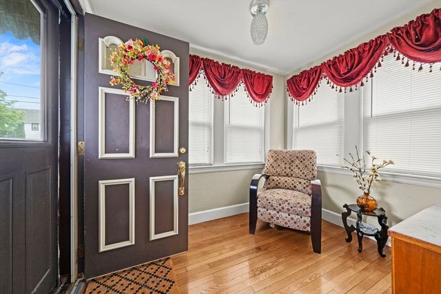93 Baxter Ave, Quincy, MA 02169