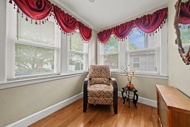 93 Baxter Ave, Quincy, MA 02169