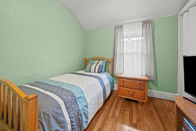 93 Baxter Ave, Quincy, MA 02169