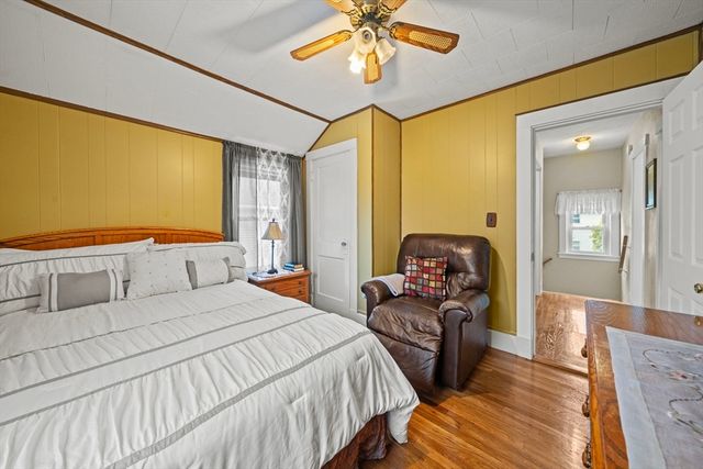 93 Baxter Ave, Quincy, MA 02169