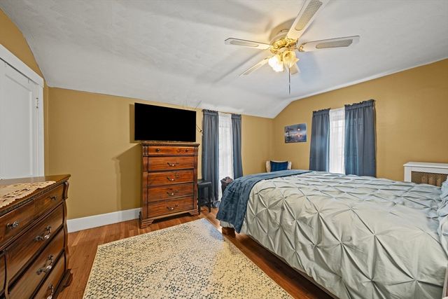 93 Baxter Ave, Quincy, MA 02169