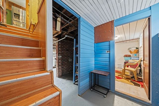 93 Baxter Ave, Quincy, MA 02169