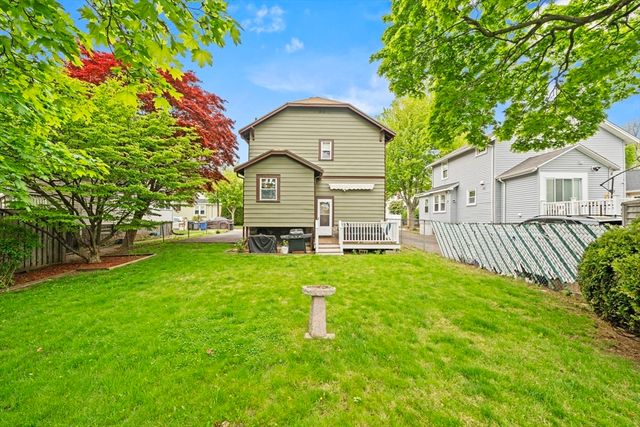 93 Baxter Ave, Quincy, MA 02169