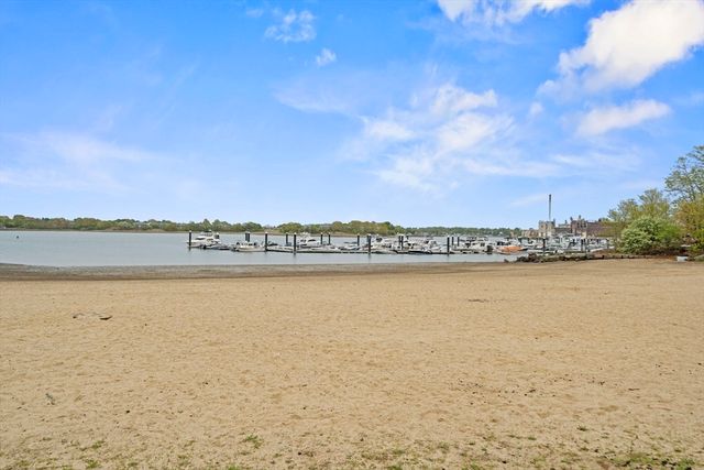 93 Baxter Ave, Quincy, MA 02169