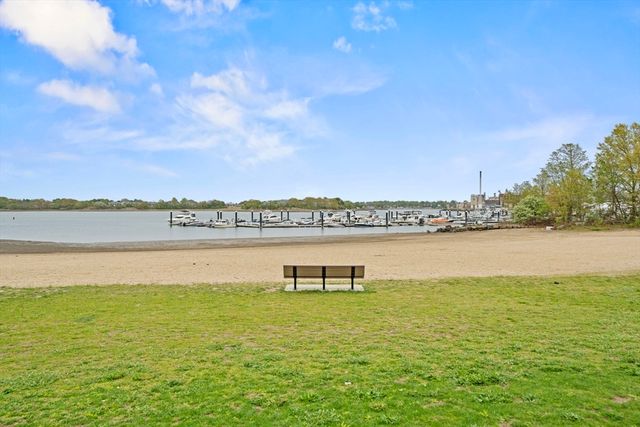 93 Baxter Ave, Quincy, MA 02169
