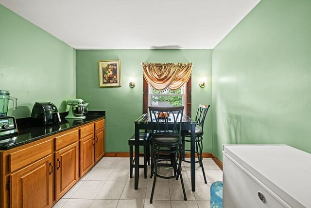 93 Baxter Ave, Quincy, MA 02169