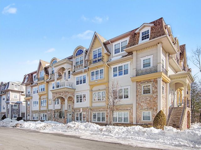 9 Elm Street 201, Spring Valley, NY 10977